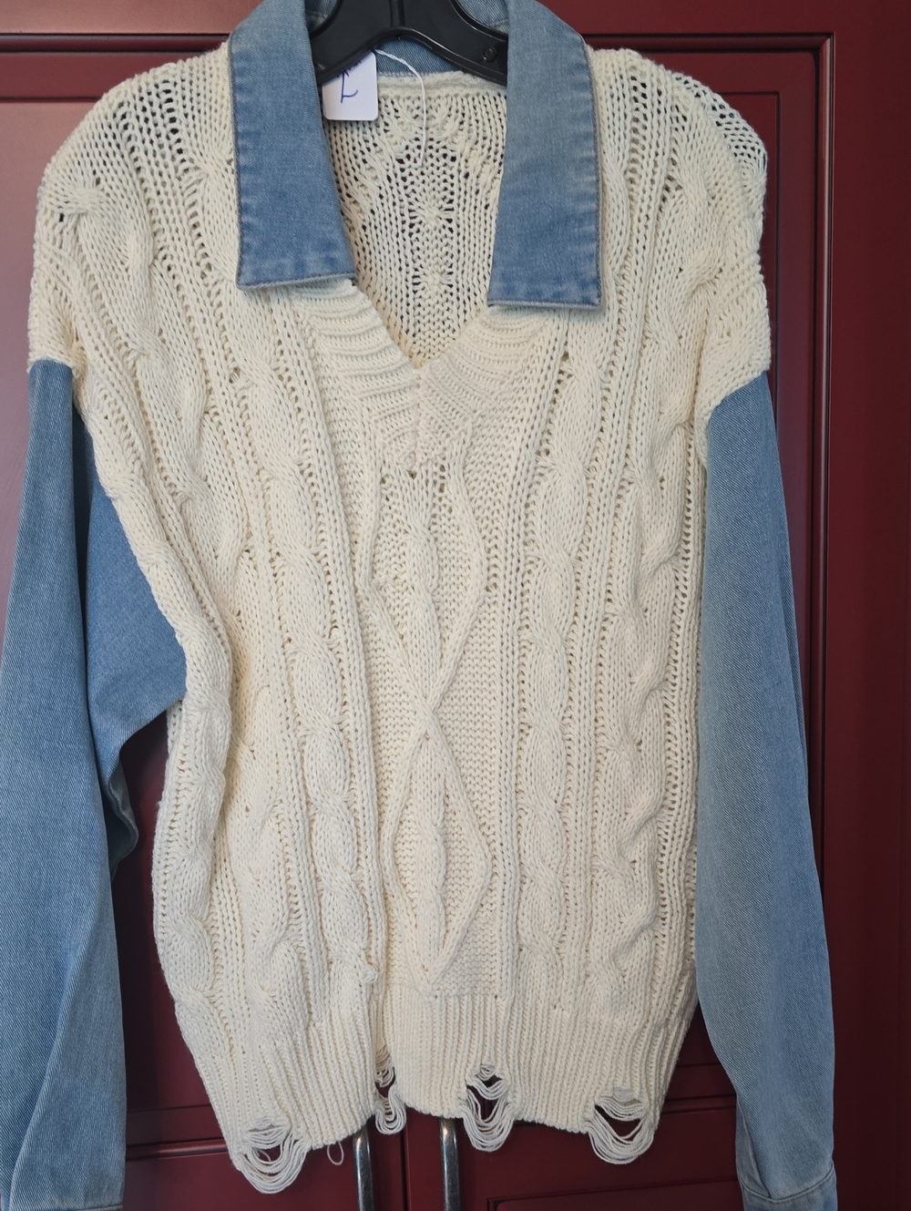 Cream Cable-Knit V-Neck Sweater with Light Blue Denim Trim